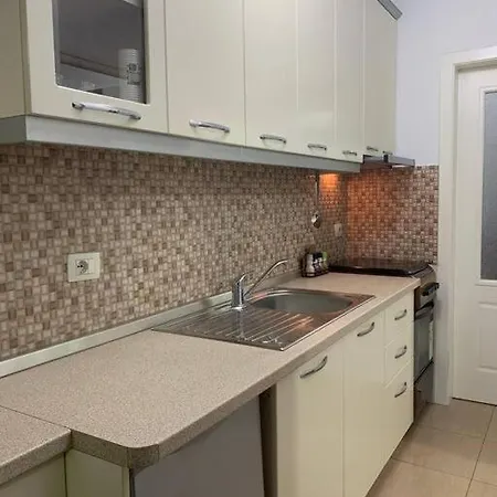Apartment Lakeside Serenity - Desaret Pogradec